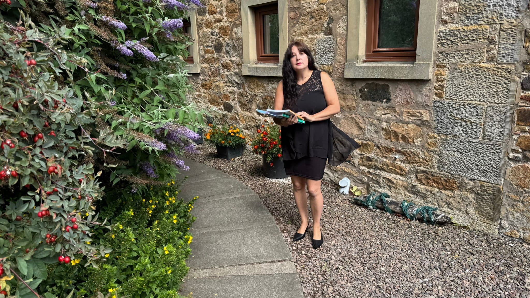 Séverine teaching in her garden classroom at Kirk Seve